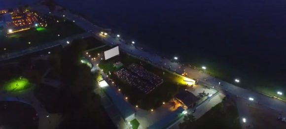 Νυχτερινή πτήση πάνω από το Cine Alimos