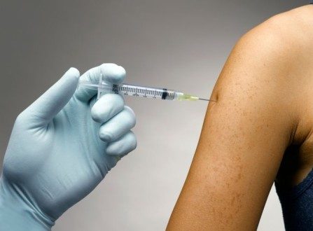 Δήμος Νέας Σμύρνης: Εμβολιασμός του προσωπικού, σε καθαριότητα και περιβάλλον