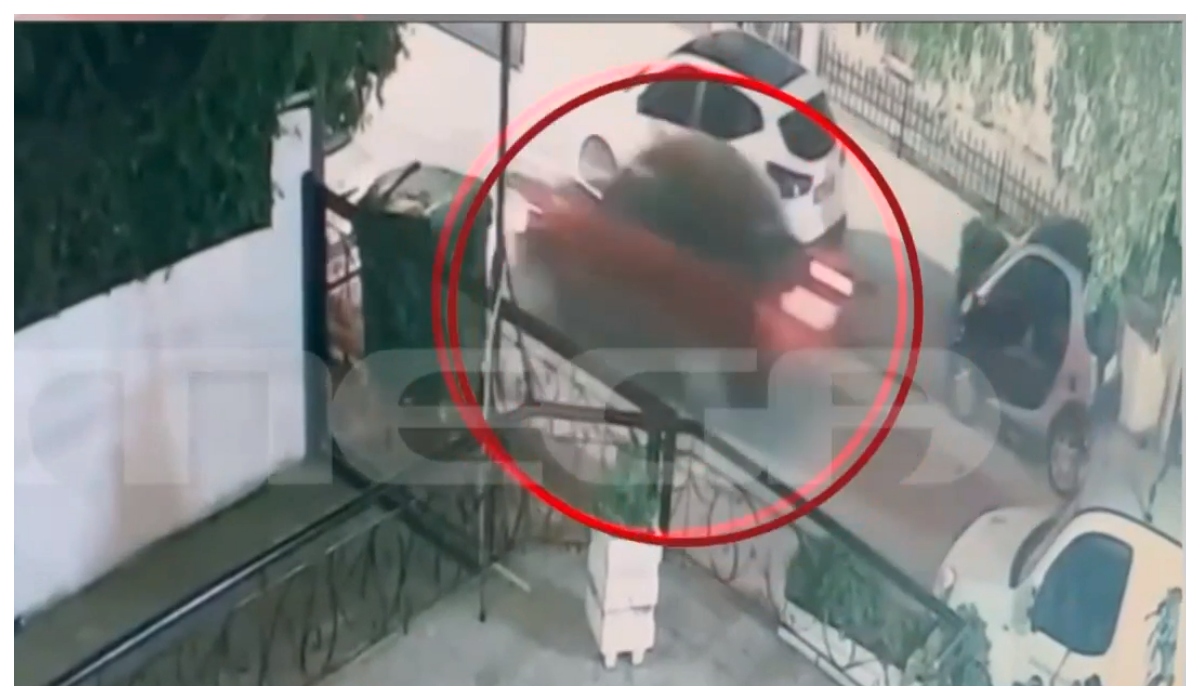 Γλυφάδα: Αυτό είναι το μπορντό ΙΧ που παρέσυρε και εγκατέλειψε τον 36χρονο  οδηγό μηχανής (VIDEO) - notia.gr