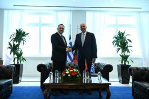 Συνάντηση Δένδια με τον Υπουργό Άμυνας της Αλβανίας