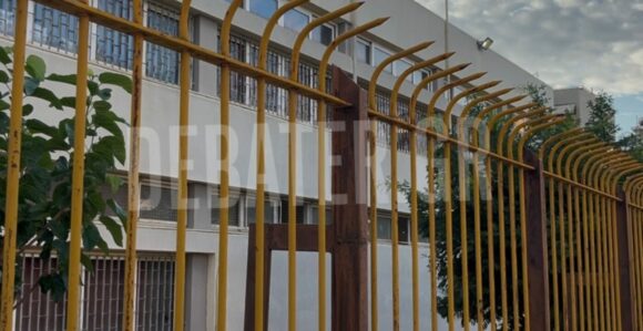 Τραυματισμός 13χρονου στη Νέα Σμύρνη: «Του καρφώθηκε η λόγχη από τα κάγκελα, δεν υπήρξε μαχαίρωμα»