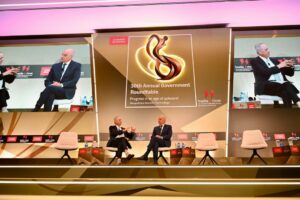 Νίκος Δένδιας στο συνέδριο του Economist: «Δημιουργούμε μετακινούμενα εργοστάσια drones σε κοντέινερ με 3D εκτυπωτές»