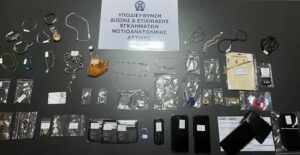 Χειροπέδες σε «μαϊμού» υπάλληλο ηλεκτρικής ενέργειας για κλοπή-μαμούθ στη Βούλα